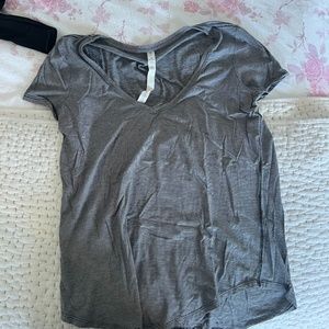 lululemon t-shirt